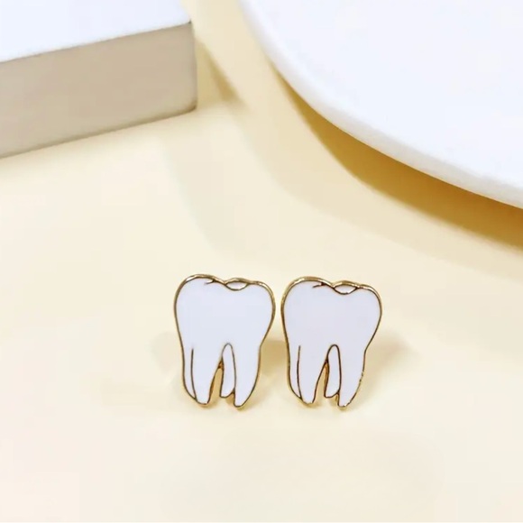 Novelty Enamel Tooth Earrings - Picture 1 of 2